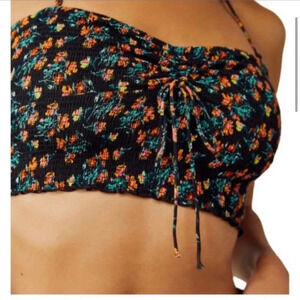 FREE PEOPLE MAIA SMOCKED FLORAL CROP BANDEAU TOP IN BLACK MEADOWS PRINT SIZE L
